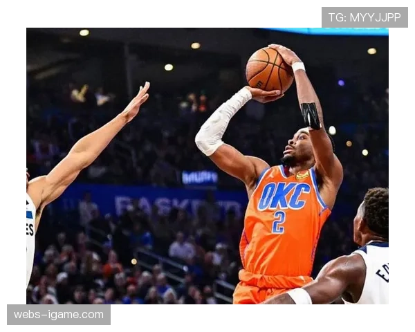 报道：第三节官方暂停，现场大屏幕展示两队核心球员本节跑动速度峰值对比